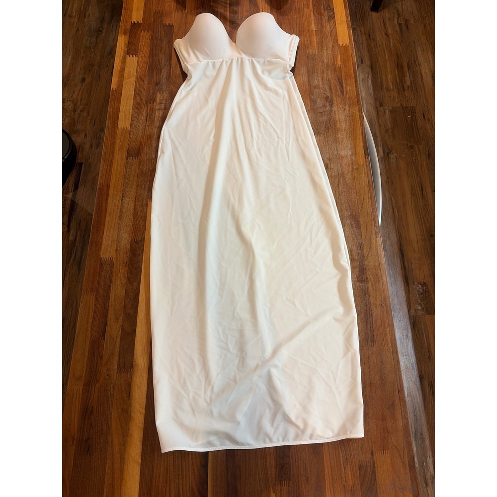 Q-T Intimates White Full Body Slip Built-in Bra 36C Style 4422 Shapewear Long
